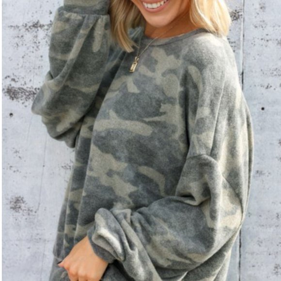 RESTOCK!! Ivy Camo Pullover Sweatshirt Green - Picture 3 of 3